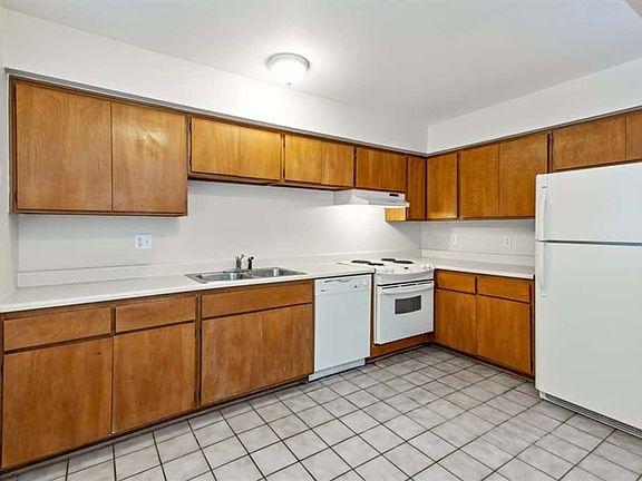 4th image of 5346 W Becker Ln