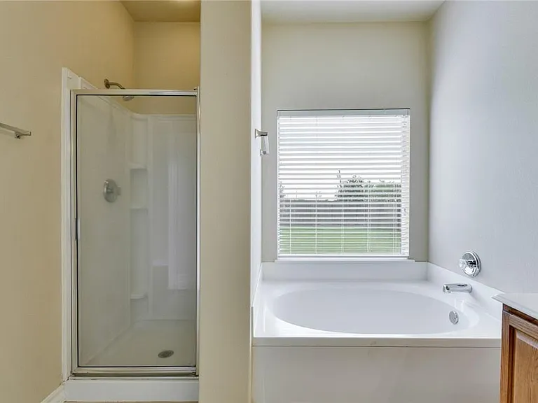 20817 Silverbell Ln — Photo 17