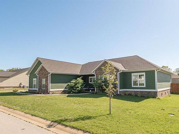 3rd image of 378 Golden Ln
