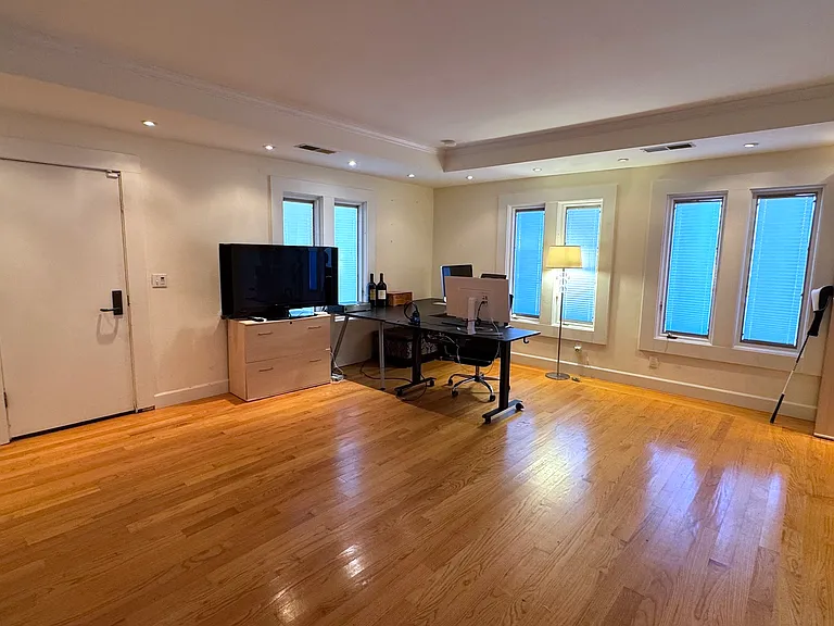 87 Tara Rd — Photo 24