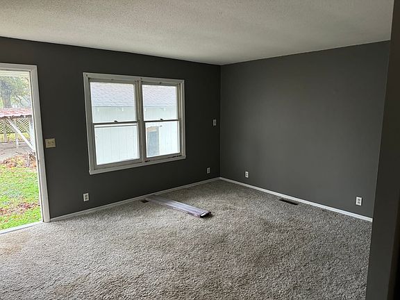 5th image of 519 Smith Ave