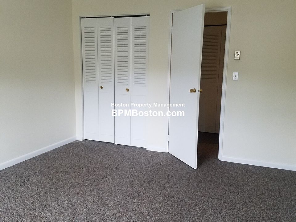 1st image of 55 Elmwood Park APT 33