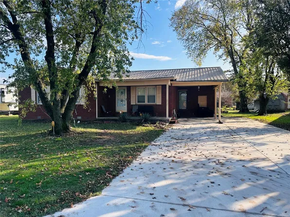 105 Charlotte Ln, Sikeston, MO 63801