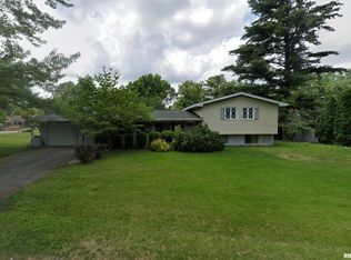 2149 Cherry Rd, Leland Grove, IL 62704