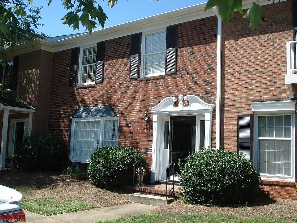 1st image of 23D Fountain Manor Dr