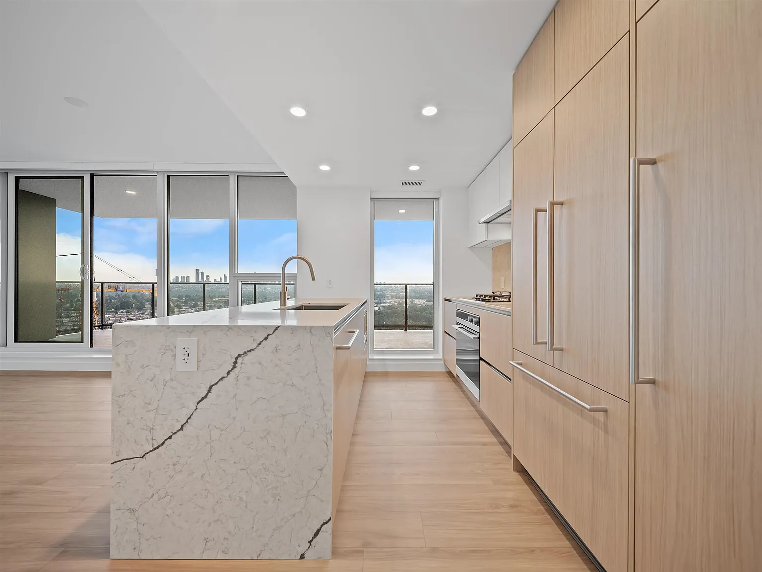 2 bed, 855 sqft, $3,600 — Photo 3