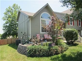 3rd image of 2206 NW Cove Dr