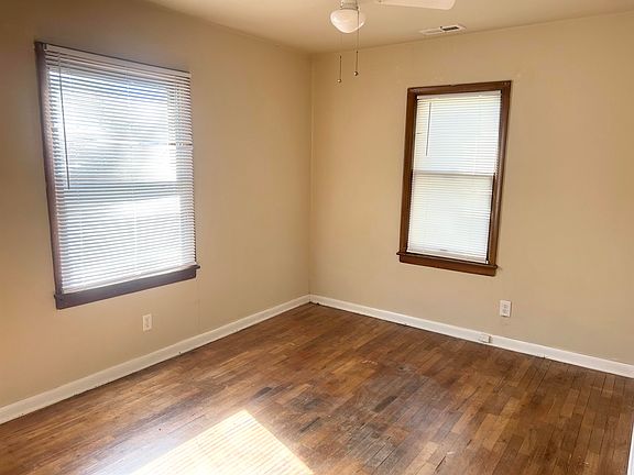 5th image of 401 N Park St