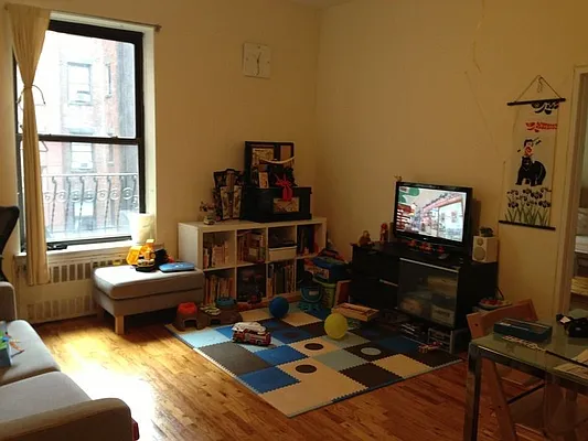 Rented by Dynamik Realty | media 17