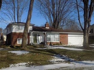 32352 Hearthstone Rd, Farmington Hills, MI 48334