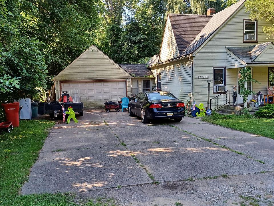 1st image of 23625 Millard St