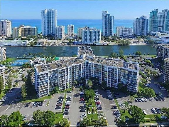 2nd image of 800 Parkview Dr APT 410