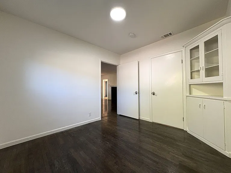Charming 2 Bedroom, 2 Bathroom Home in Redwood City — Photo 12