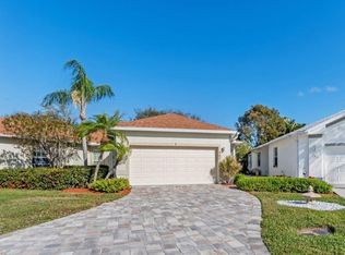 567 Crossfield Cir, Naples, FL 34104