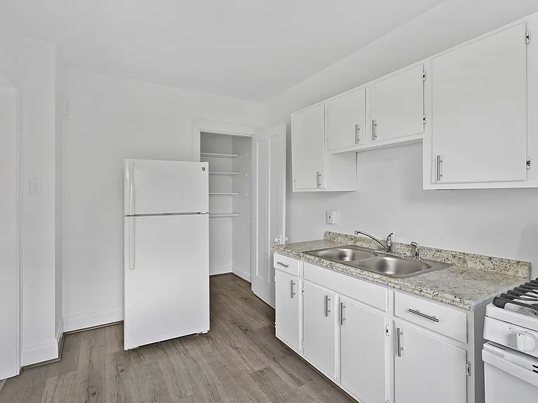 4132 Taylor, Unit 6-0887 4132 Taylor, Unit 6-0887