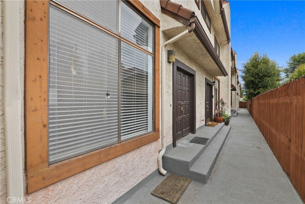 Apartment in Alhambra, Los Angeles - View 4