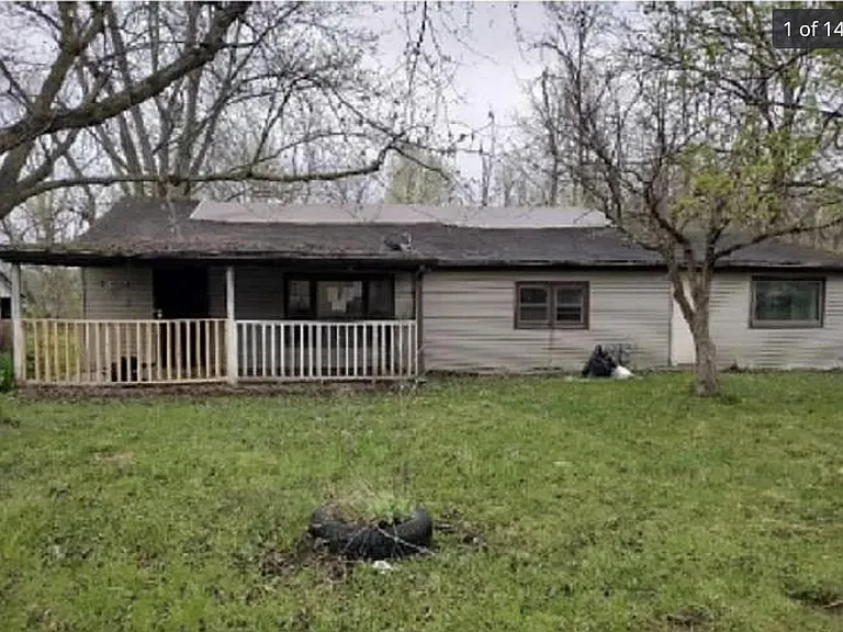7609 E Devonald Ave — Photo 1