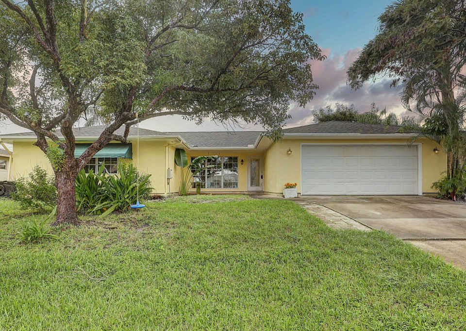 1st image of 642 SE Forgal St