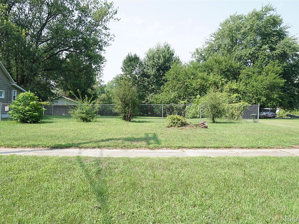 2nd image of Vacant Florence St