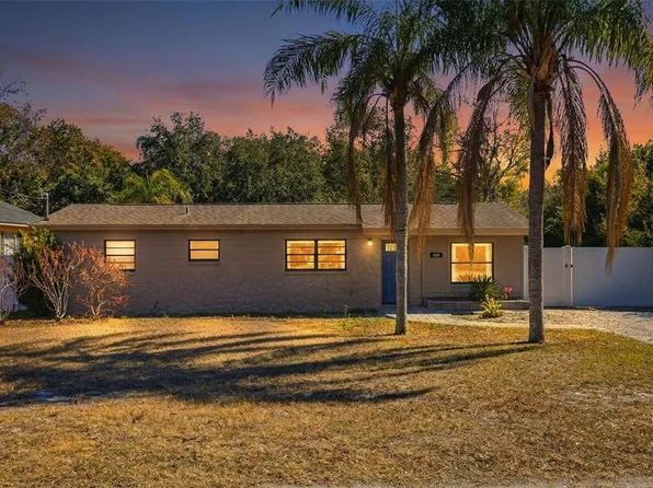 10405 N Woodmere Rd, Tampa, FL 33617