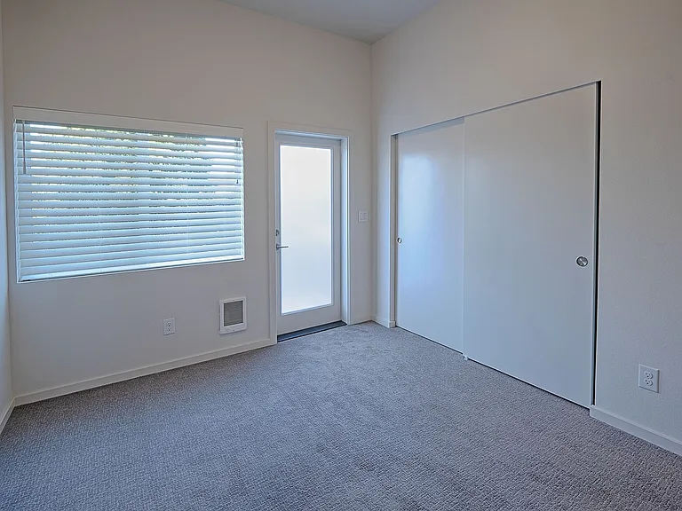 8025 15th Ave NW — Photo 13
