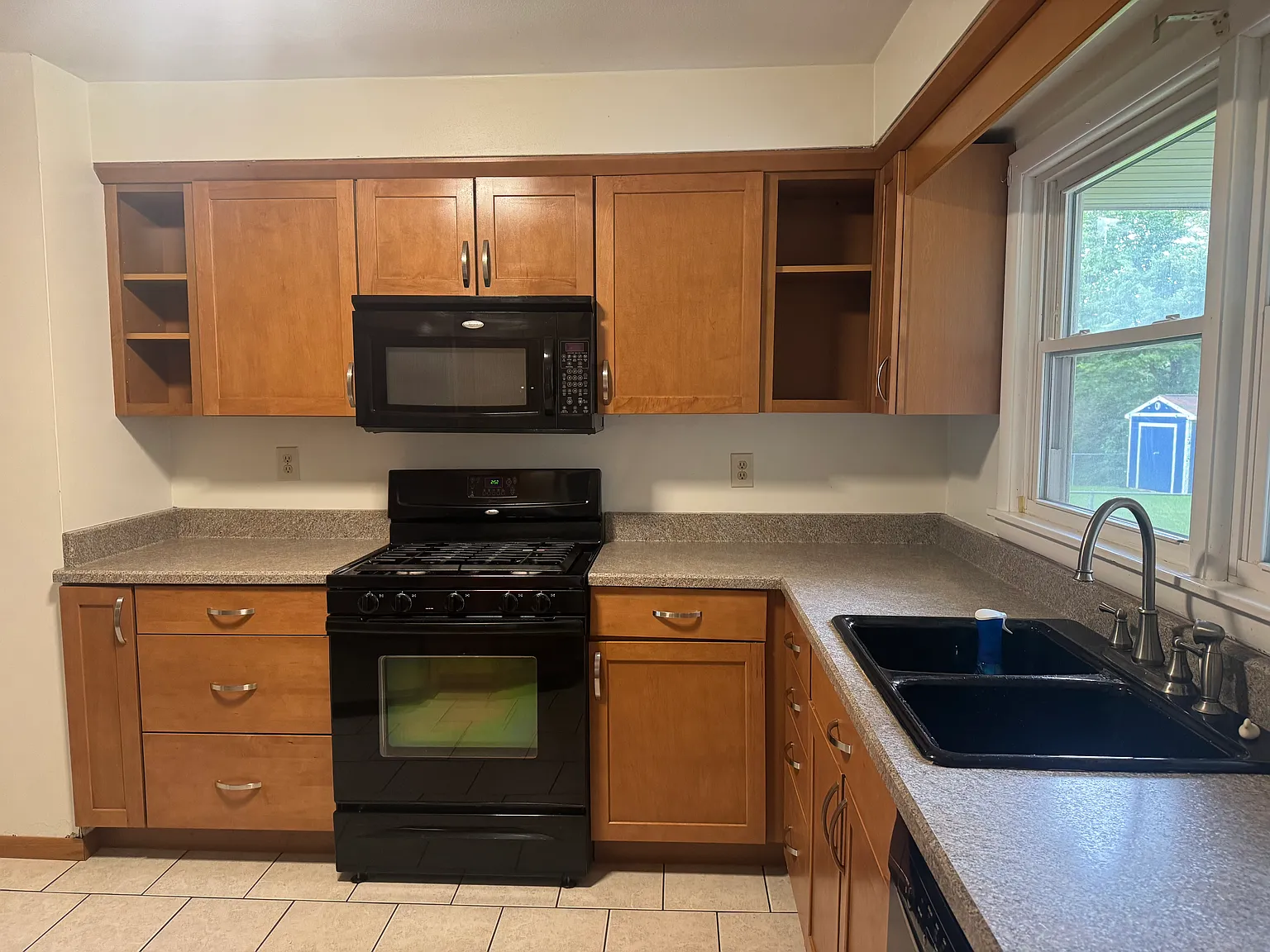 3 bed, 1614 sqft, $1,700 — Photo 4