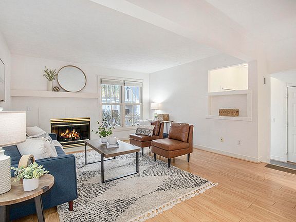 4th image of 2066 S Shore Dr