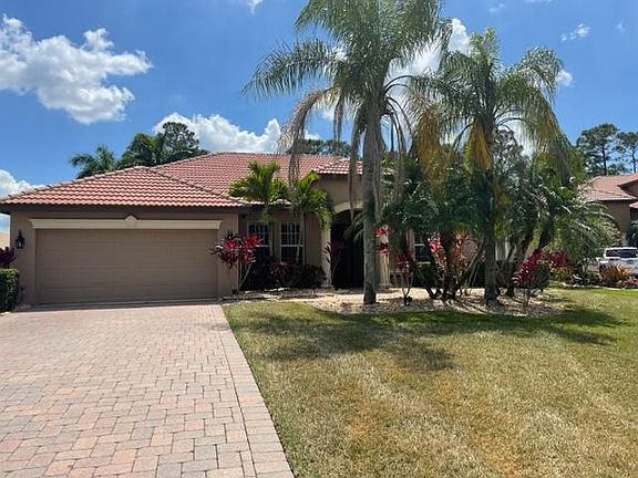 3rd image of 861 SW Saint Tropez Ct