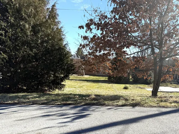 Mason Dr, Lewisburg, WV 24901