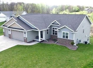 N1753 Baileys Harbor Ct, Greenville, WI 54942