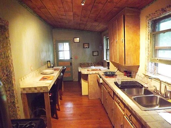 Kitchen 2