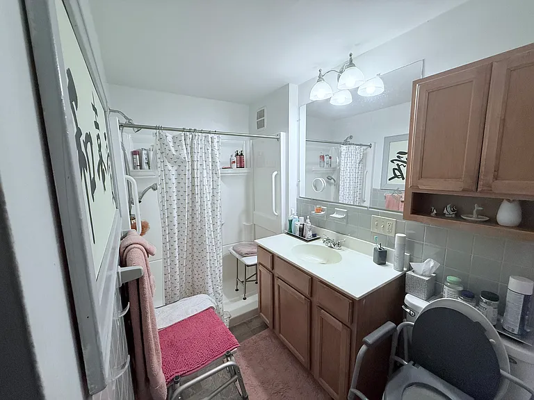 32 Park Avenue Ct #18 — Photo 10