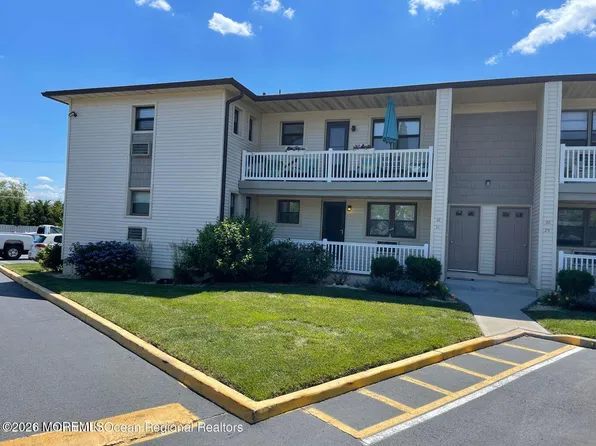 31 Wharfside Drive, Monmouth Beach, NJ 07750