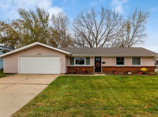 1035 W Weathersfield Way, Schaumburg, IL