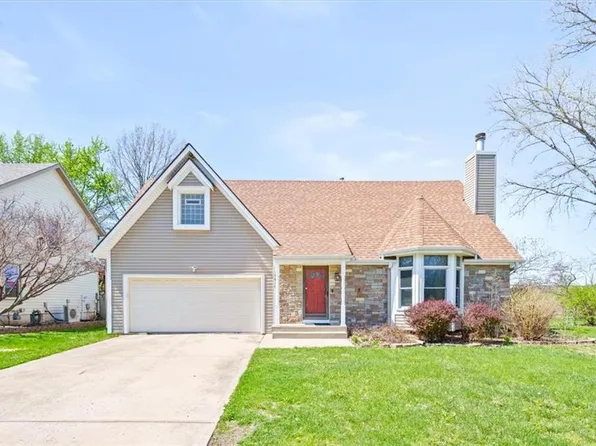 15410 Robinson St, Overland Park, KS 66223