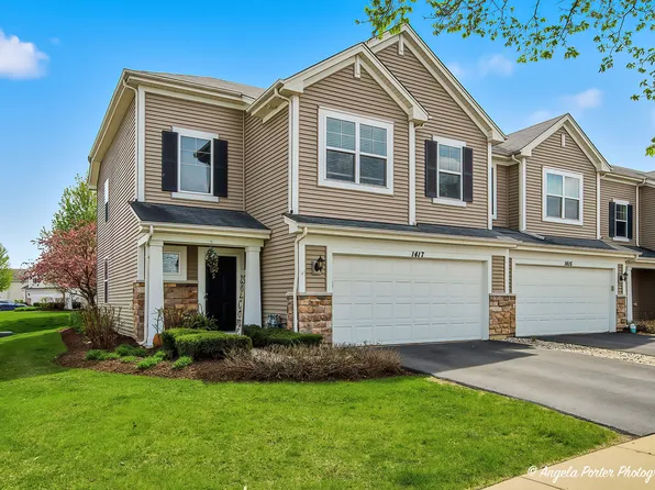 1417 Newport Cir, Hampshire, IL 60140