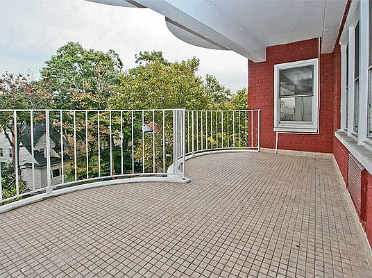 Rented by SW Queens Mezzanine | media 30