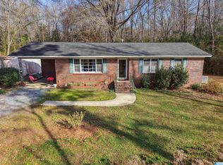 180 Lauras Ln, Sylacauga, AL 35150