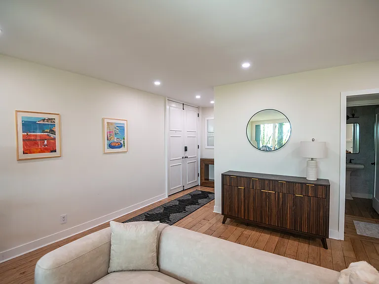 8401 Fountain Ave #4 — Photo 17