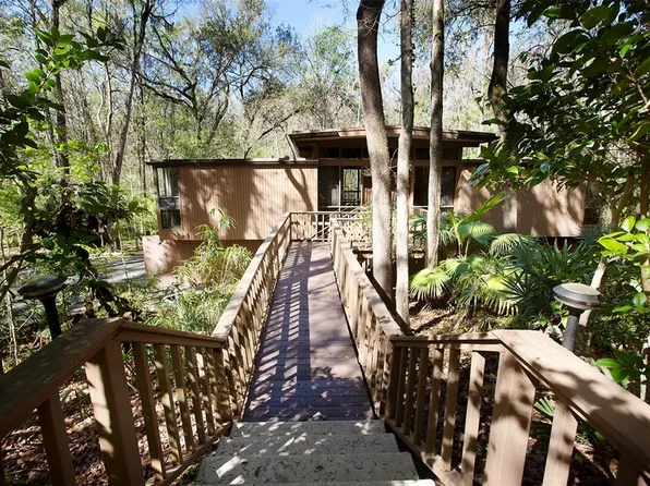 2032 NW 24th St, Gainesville, FL 32605