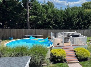 96 Roslyn Dr, Tinton Falls, NJ