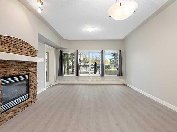 3rd image of 20 E Discovery Ridge Close SW #101