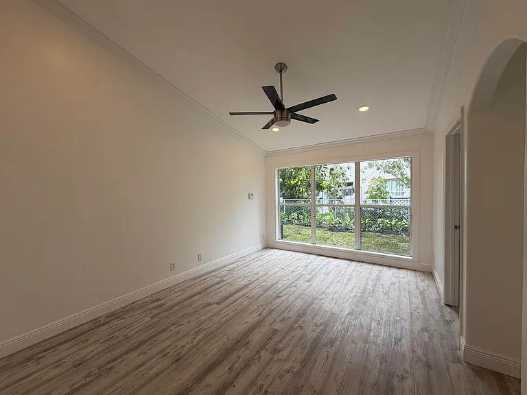 7657 Sanctuary Dr — Photo 2
