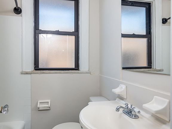 5th image of 5616 Pershing Ave #Lux2