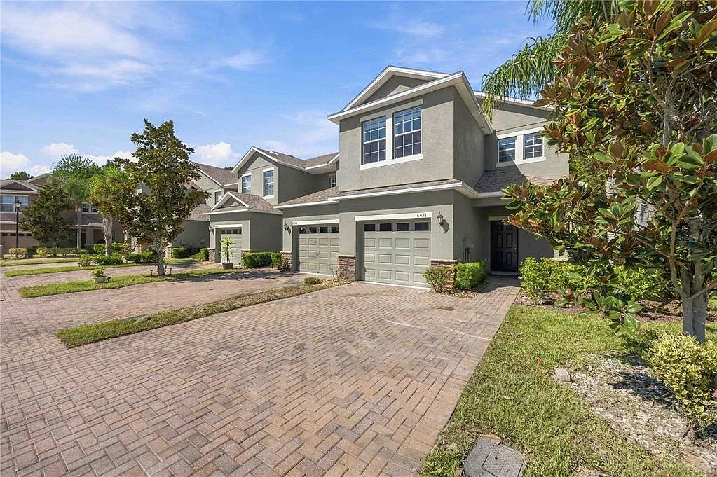 3 bed, 2.5 bath, 1434 sqft, $1,850 — Photo 1