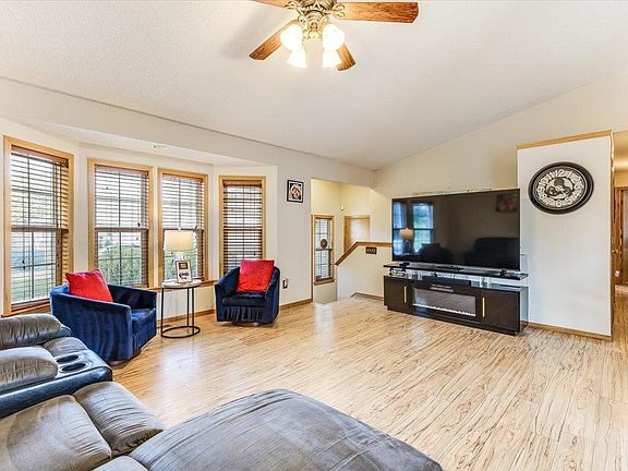 5th image of 2049 S Crestline Ct