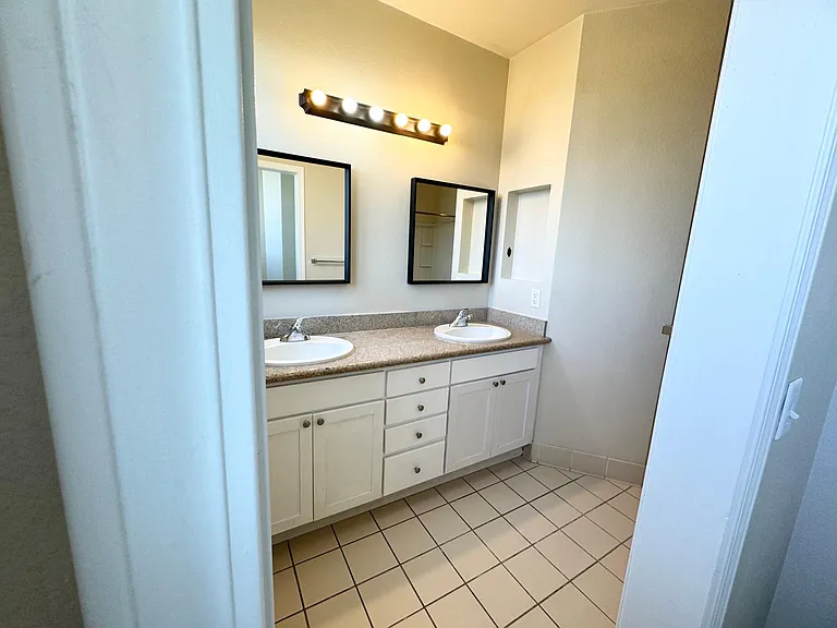 88 E 6th St #309 — Photo 13