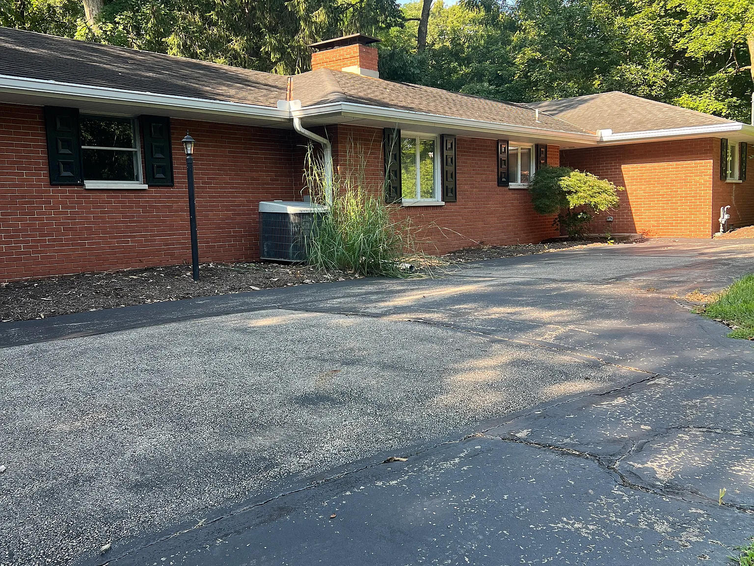 3 bed, 1900 sqft, $2,500 — Photo 2