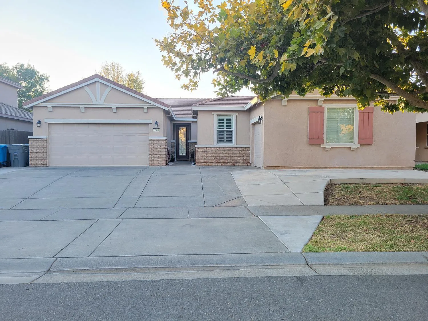 1607 Three Rivers Dr photo 1