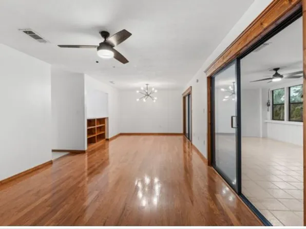 2822 SW 14th Dr, Gainesville, FL 32608